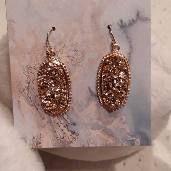 *Last Pair* Rose Gold Earrings - Picture 3 of 3
